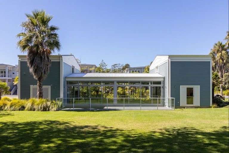 Photo of property in 74 Panorama Heights, Orewa, 0931