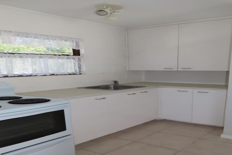 Photo of property in 46 Larne Avenue, Pakuranga Heights, Auckland, 2010