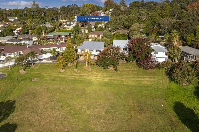 Photo of property in 1/14 Greenvalley Rise, Glenfield, Auckland, 0629