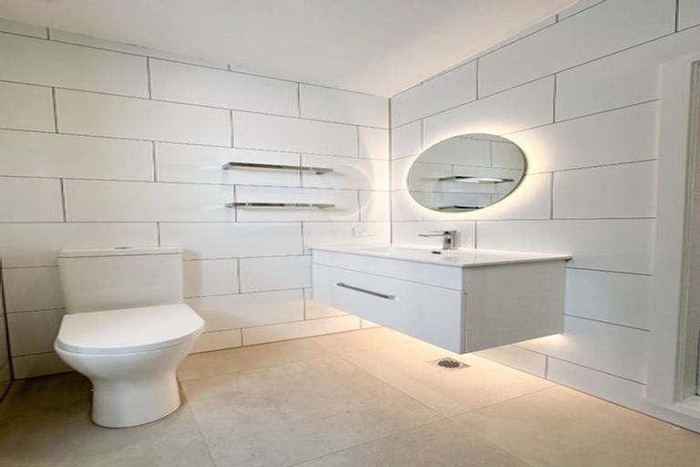 Photo of property in 4 Black Rock Road, Newlands, Wellington, 6037