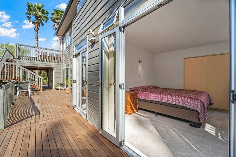 Photo of property in 2/17 Infidel Place, Torbay, Auckland, 0630