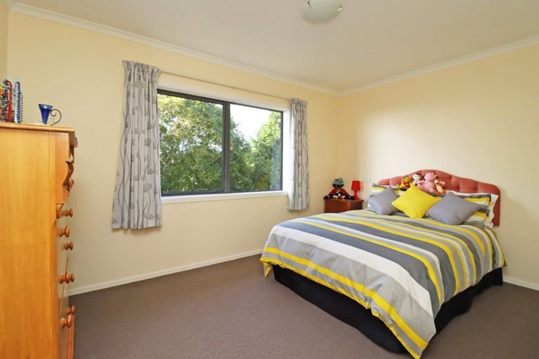 Photo of property in 11 Oakham Street, Hampden, 9410