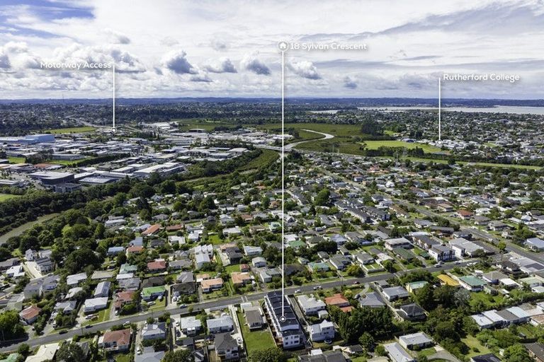 Photo of property in 8/18 Sylvan Crescent, Te Atatu South, Auckland, 0610