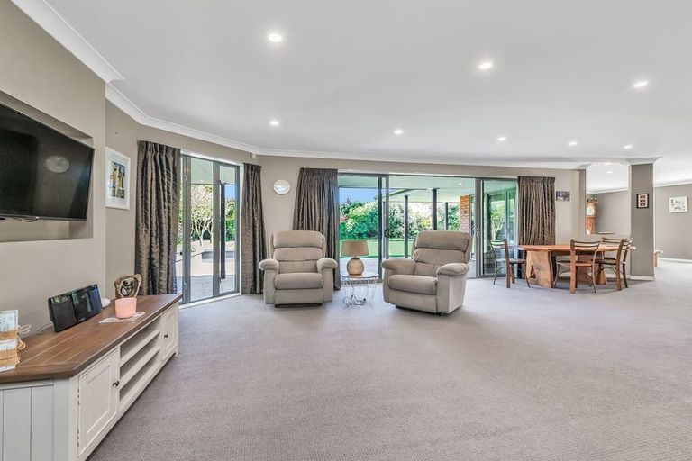 Photo of property in 4 Perrin Place, Darfield, 7510