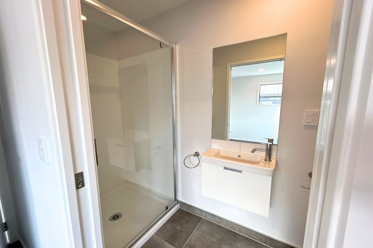 Photo of property in 27 Whati Lane, Henderson, Auckland, 0612