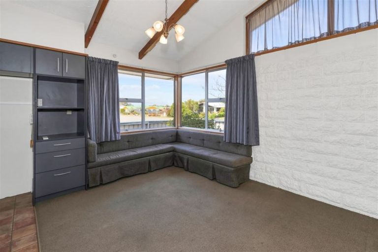 Photo of property in 1 Fraser Place, Rangiora, 7400