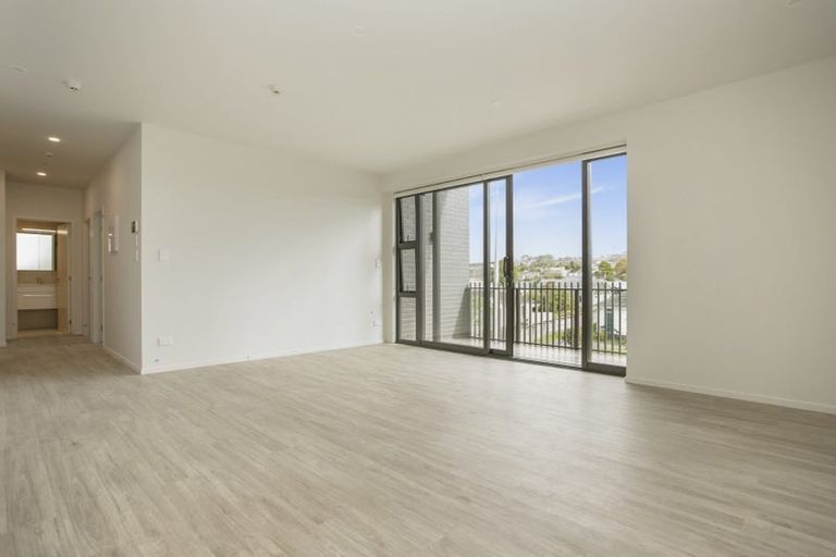 Photo of property in 101/165 Lake Road, Northcote, Auckland, 0627