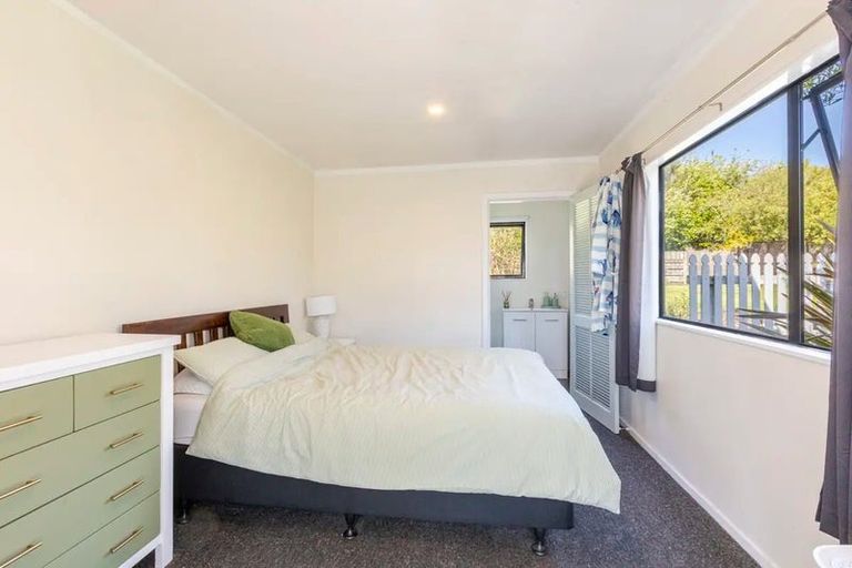 Photo of property in 17 Watts Street, Waipawa, 4210
