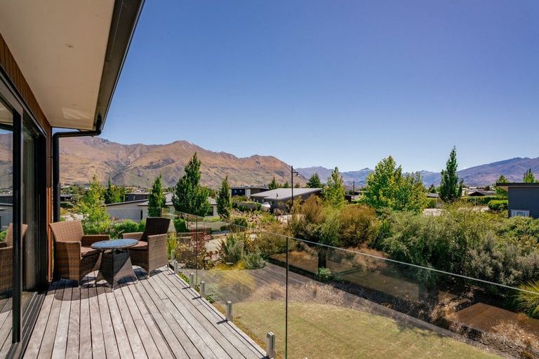 Photo of property in 9 Kirimoko Crescent, Wanaka, 9305
