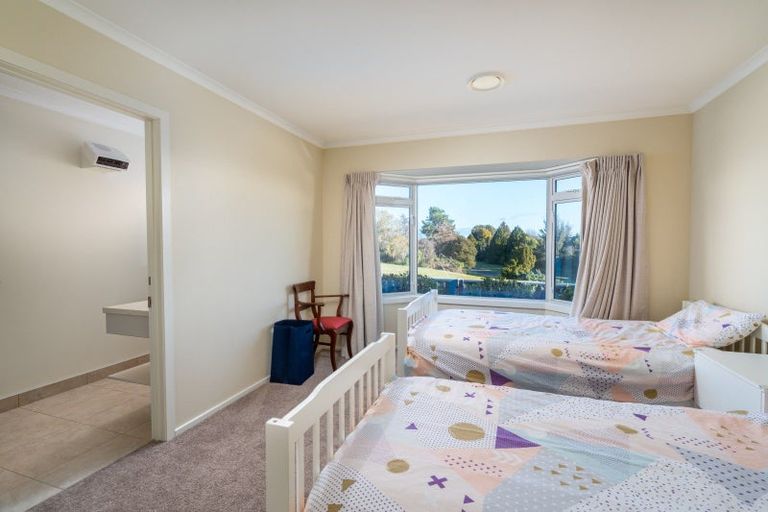 Photo of property in 5 Pukenamu Road, Rainbow Point, Taupo, 3330