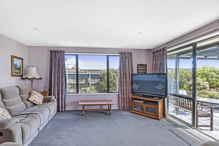 Photo of property in 12 Highwood Lane, Burnside, Christchurch, 8053