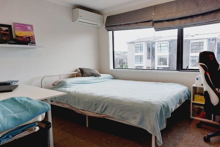 Photo of property in 40 Hobsonville Point Road, Hobsonville, Auckland, 0616