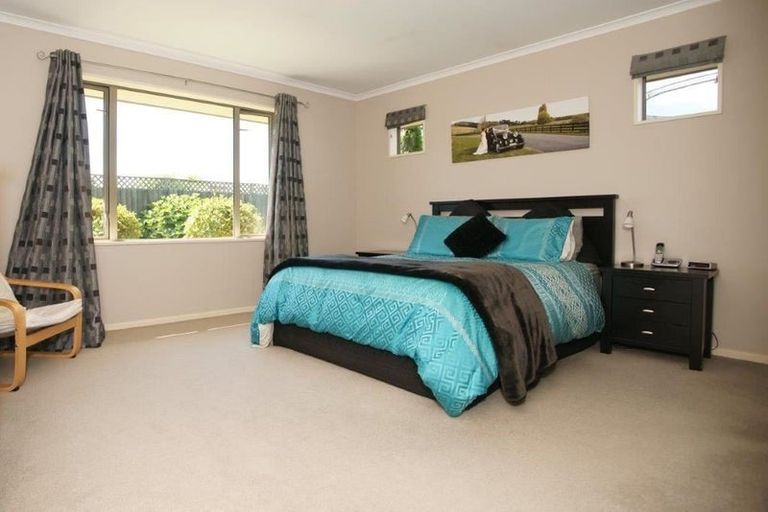 Photo of property in 1 Bayliss Close, Northwood, Christchurch, 8051