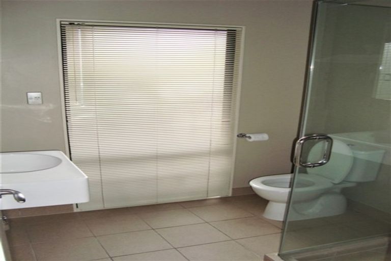 Photo of property in 23 Kittiwake Drive, Schnapper Rock, Auckland, 0632