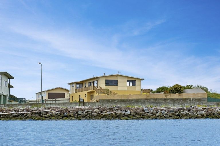 Photo of property in 3 Hartley Street, Foxton Beach, Foxton, 4815