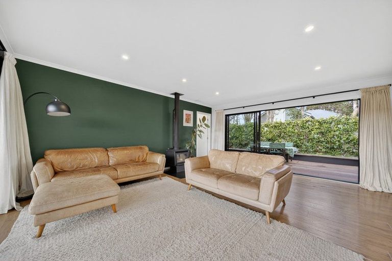 Photo of property in 86 New York Street, Martinborough, 5711