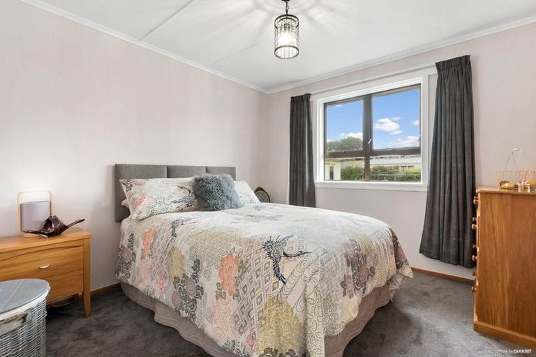 Photo of property in 5 Booth Crescent, Tuakau, 2121