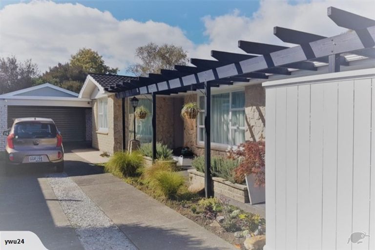 Photo of property in 129 Warren Crescent, Hillmorton, Christchurch, 8025