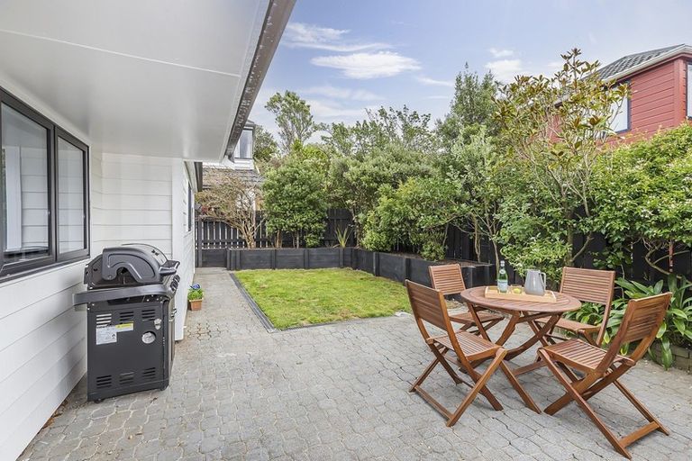 Photo of property in 5 Shastri Terrace, Khandallah, Wellington, 6035