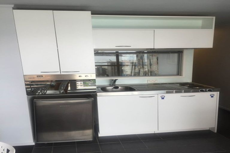 Photo of property in 26 Crompton Road, Massey, Auckland, 0614