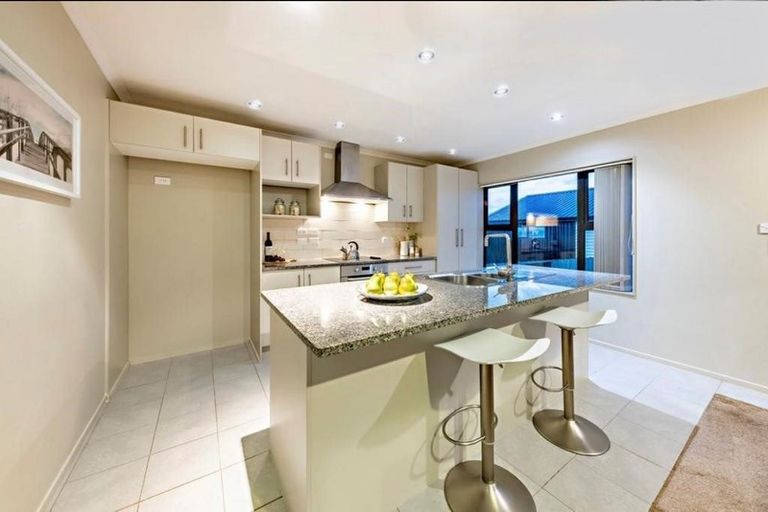 Photo of property in 147 Keri Vista Rise, Papakura, 2110