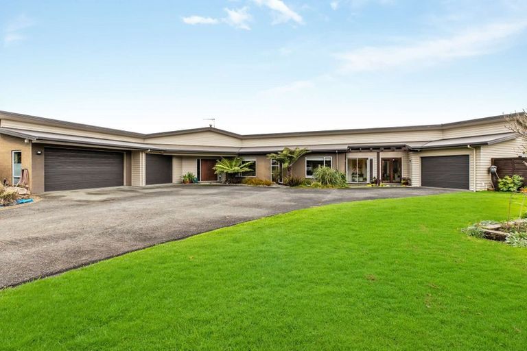 Photo of property in 10 Millbrook Drive, Waiuku, 2683