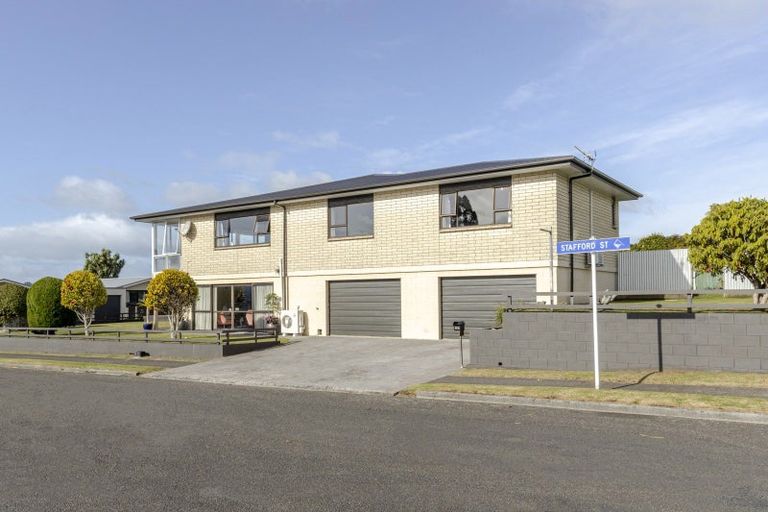 Photo of property in 39 Stafford Street, Waitara, 4320