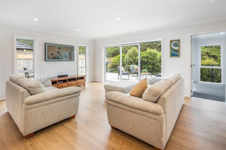 Photo of property in 3 Riroriro Close, Crofton Downs, Wellington, 6035