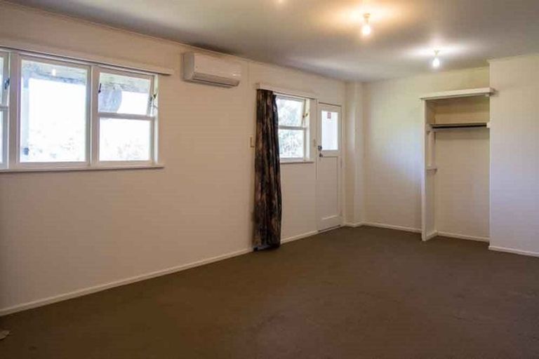 Photo of property in 30a Collier Avenue, Karori, Wellington, 6012