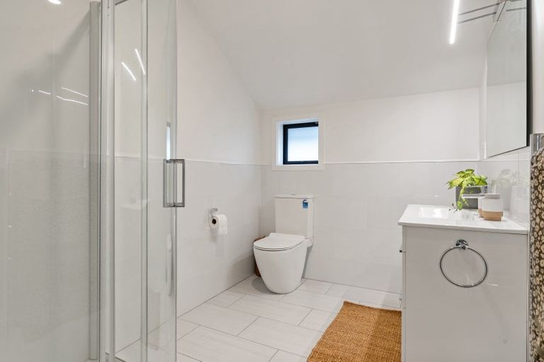 Photo of property in 5 Riroriro Close, Crofton Downs, Wellington, 6035