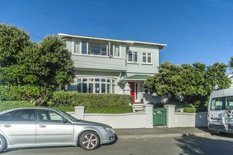 Photo of property in 19 Overtoun Terrace, Hataitai, Wellington, 6021