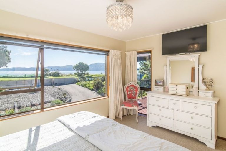Photo of property in 82 Marine Parade, Paraparaumu Beach, Paraparaumu, 5032
