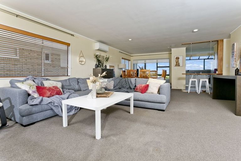 Photo of property in 1/8 City View Terrace, Birkenhead, Auckland, 0626