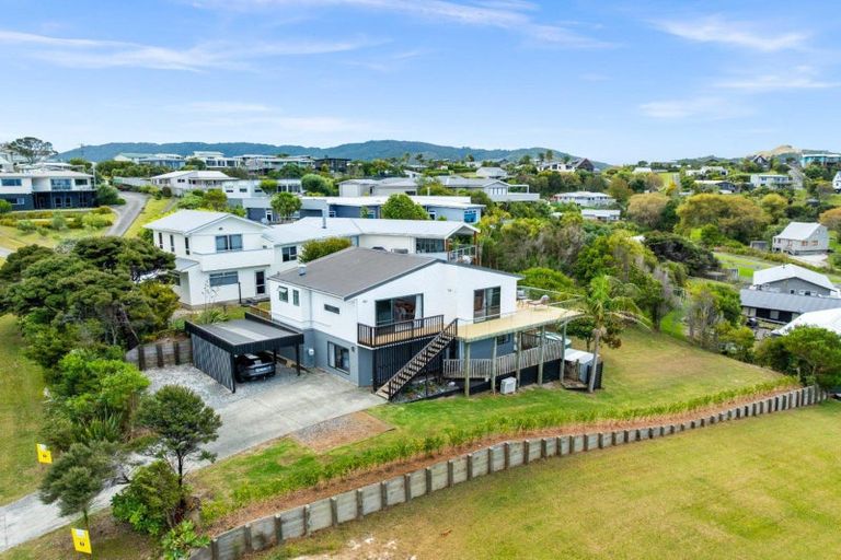 Photo of property in 28 Taranui Place, Mangawhai Heads, Mangawhai, 0505