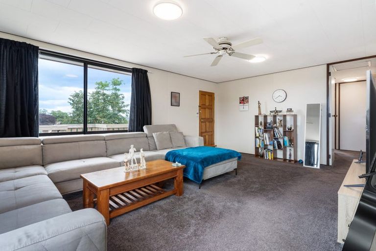 Photo of property in 2b Grenadine Place, Unsworth Heights, Auckland, 0632