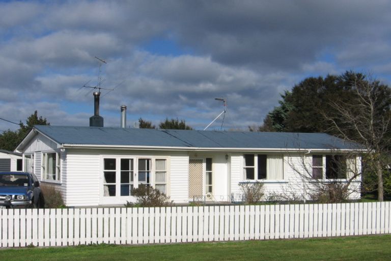Photo of property in 18 Brandon Street, Featherston, 5710