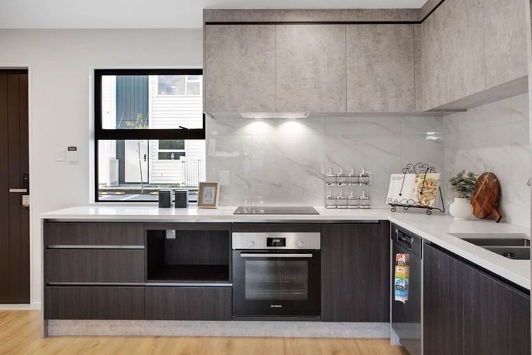 Photo of property in 129 Lancaster Road, Beach Haven, Auckland, 0626