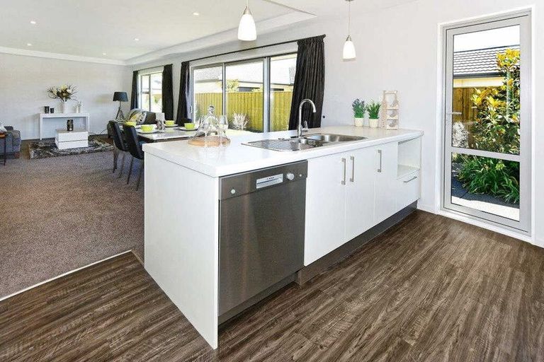 Photo of property in 10 Burford Way, Rolleston, 7615