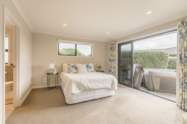 Photo of property in 8 Pateke Way, Paraparaumu Beach, Paraparaumu, 5032