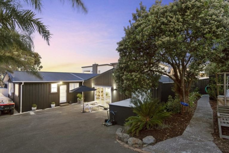 Photo of property in 1021b Papamoa Beach Road, Papamoa Beach, Papamoa, 3118