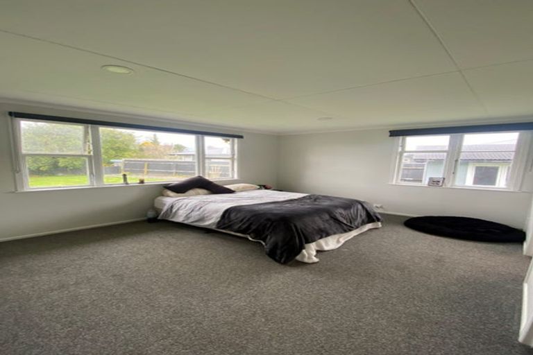 Photo of property in 14 Lewis Place, Highbury, Palmerston North, 4412
