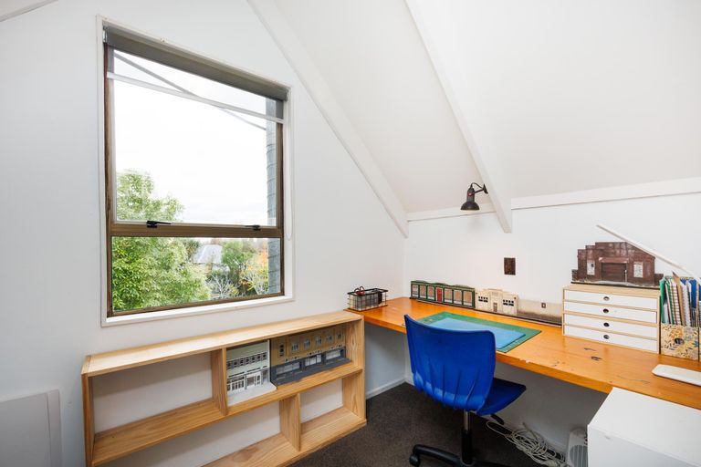 Photo of property in 570 Featherston Street, Roslyn, Palmerston North, 4414