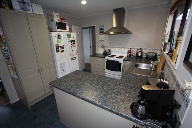 Photo of property in 15 Rice Crescent, Newlands, Wellington, 6037