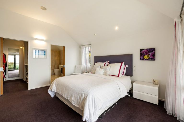 Photo of property in 60 Glenstrae Road, Redcliffs, Christchurch, 8081