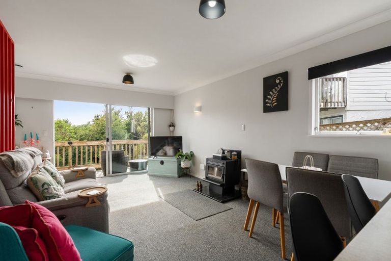 Photo of property in 3/49 Mandalay Terrace, Khandallah, Wellington, 6035