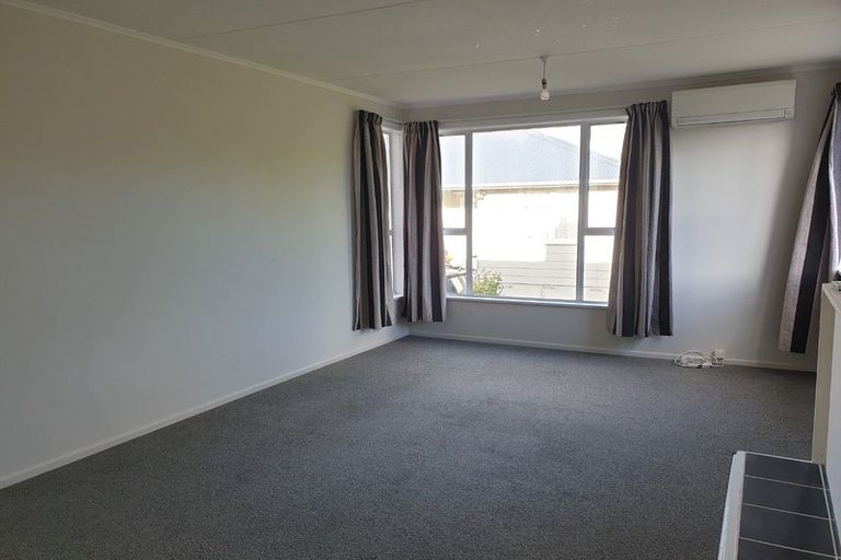 Photo of property in 3 Bellona Place, Cannons Creek, Porirua, 5024
