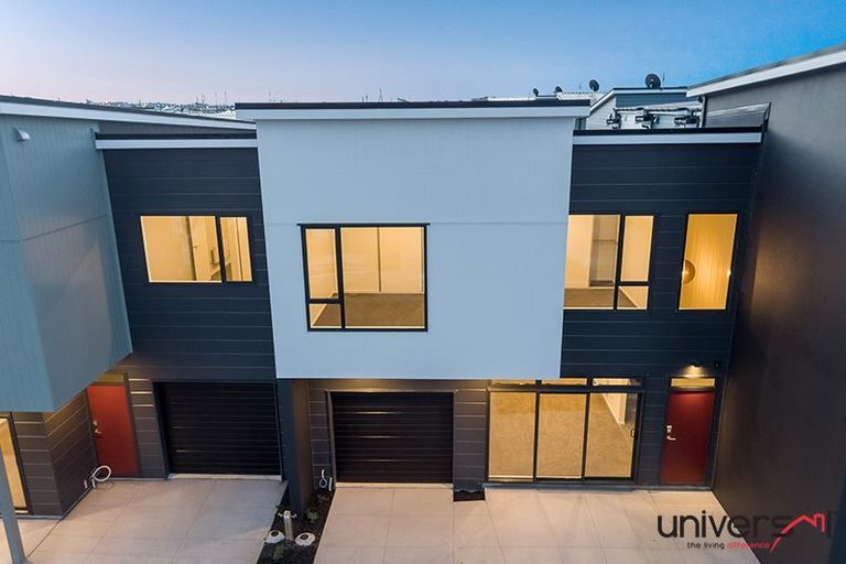 Photo of property in 10 Mollusc Road, Hobsonville, Auckland, 0616