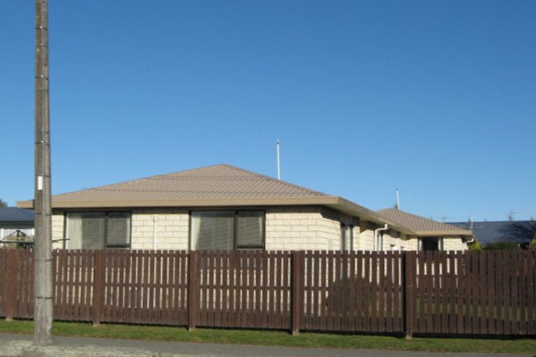 Photo of property in 2/27 Mortlake Street, Islington, Christchurch, 8042