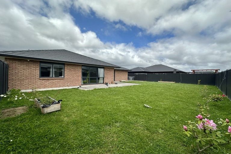 Photo of property in 33 Hopkirk Avenue, Wallaceville, Upper Hutt, 5018