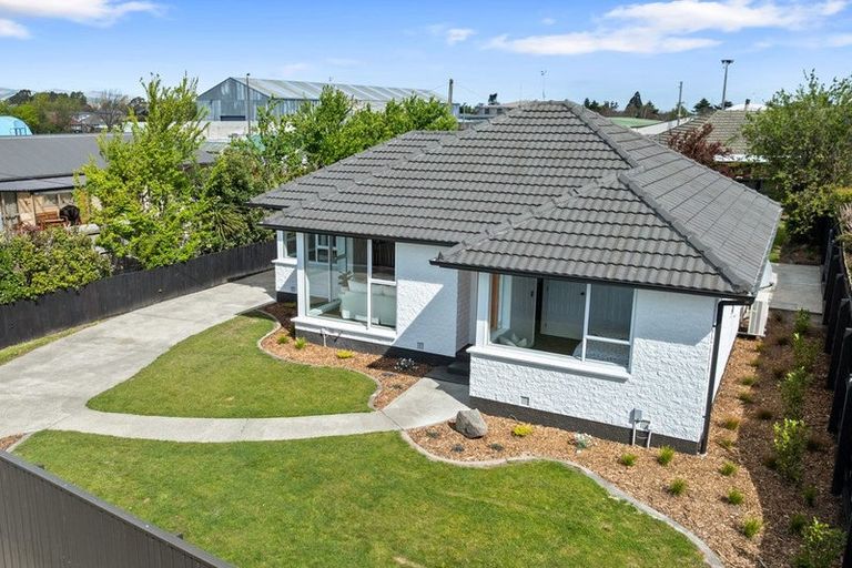 Photo of property in 17 Roberts Road, Hei Hei, Christchurch, 8042